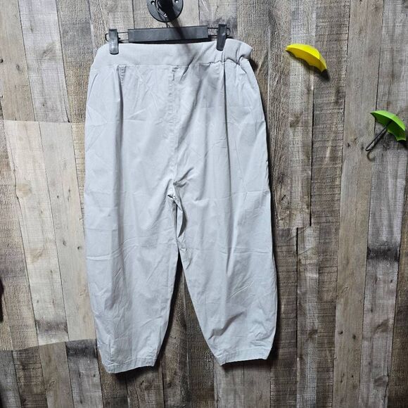 Eileen Fisher Grey Cropped Capri Ballon Pants - Picture 2 of 4
